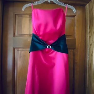 Beautiful Da Vinci Strapless Dress (includes detachable straps) • Size 4